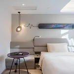 Atour Light Hotel Shanghai Xujiahui Jiaotong University
